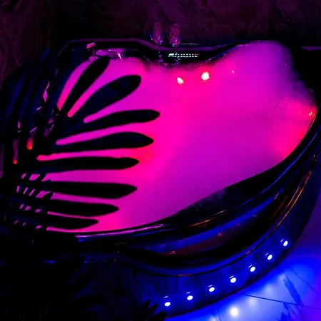 Secret Jacuzzl & 公寓 布加勒斯特