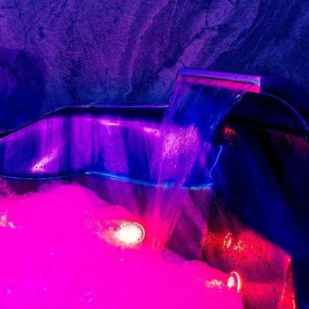 Secret Jacuzzl & 布加勒斯特