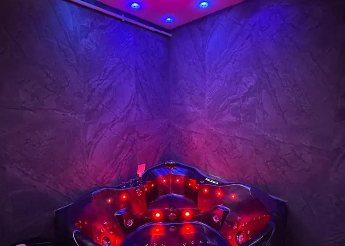 Secret Jacuzzl & Bucharest