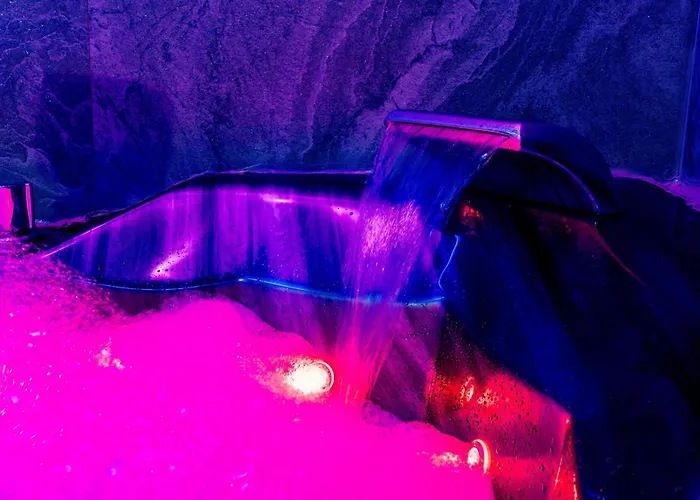 Secret Jacuzzl & Bucharest