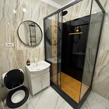 Apartment Secret Jacuzzl & *