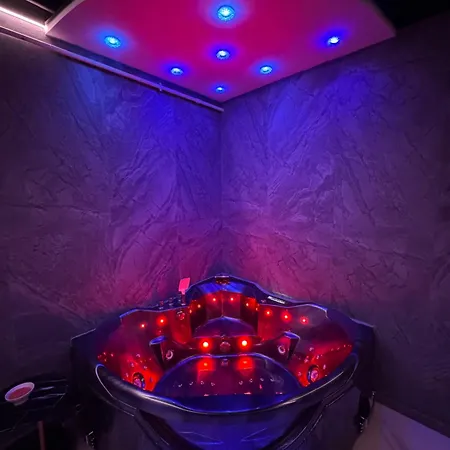 Secret Jacuzzl & Bukarest