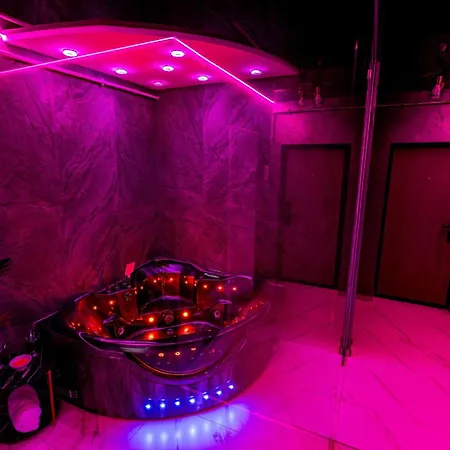 Secret Jacuzzl &